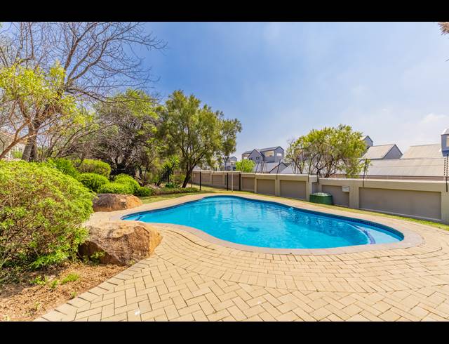 2 BEDROOM APARTMENT FOR SALE IN PAULSHOF